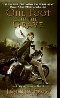 Jeaniene Frost One Foot in the Grave 